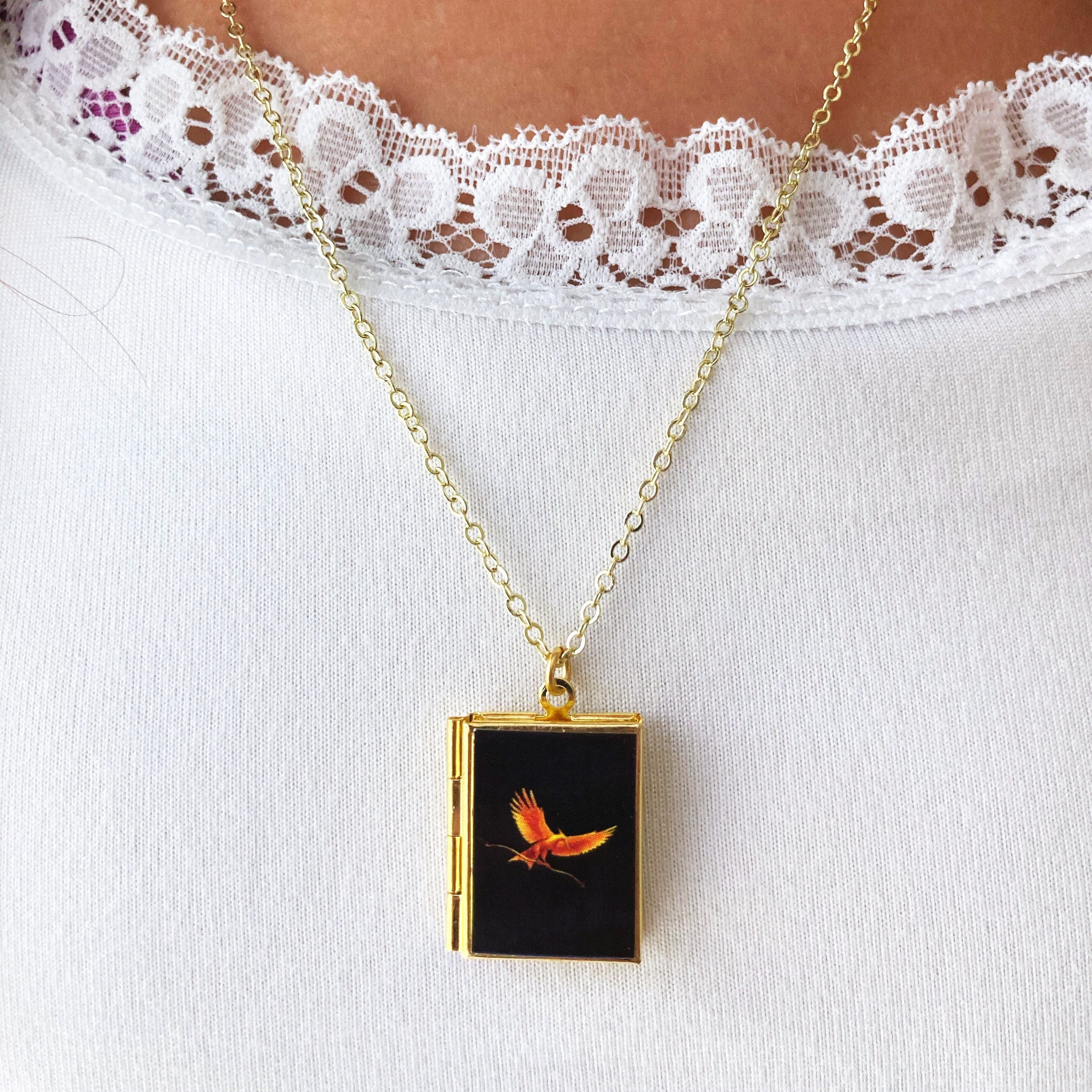 小物 Antique l Hunger The Hunger Games Storybook Locket Necklace- Collector's Edition